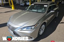 2019 Lexus ES 300h Luxury