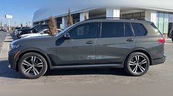 2022 BMW X7 M50i
