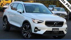 2024 Volvo XC40 B5 Plus Bright Theme