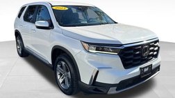 2023 Honda Pilot EX-L w/Rear Captain's Chairs
