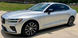 2022 Volvo S60 B5 Momentum