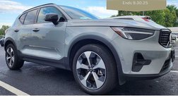 2024 Volvo XC40 B5 Plus Dark Theme