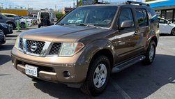 2005 Nissan Pathfinder SE