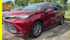 2023 Toyota Sienna LE 8-Passenger