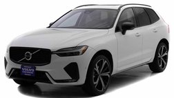 2023 Volvo XC60 B5 Ultimate Dark Theme