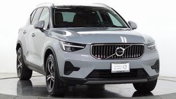 2025 Volvo XC40 B5 Core Bright Theme