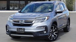2020 Honda Pilot Touring w/Rear Captain's Chairs