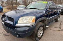 2006 Mitsubishi Raider Duro Cross V8