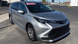 2025 Toyota Sienna LE 8-Passenger