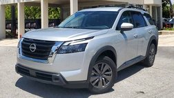 2024 Nissan Pathfinder SV