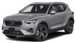 2023 Volvo XC40 B5 Plus Bright Theme