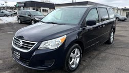 2010 Volkswagen Routan SE