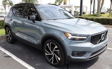 2022 Volvo XC40 T5 R-Design