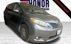 2014 Toyota Sienna XLE 7-Passenger Auto Access Se