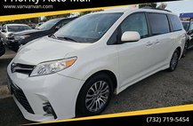 2018 Toyota Sienna XLE