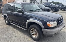 2000 Ford Explorer XLS