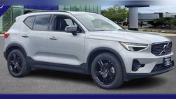 2023 Volvo XC40 B5 Plus Dark Theme