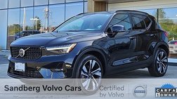 2024 Volvo XC40 B5 Ultimate Dark Theme