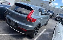 2023 Volvo XC40 B5 Plus Bright Theme