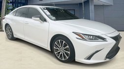2019 Lexus ES 300h 