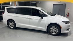 2025 Chrysler Voyager LX