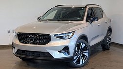 2023 Volvo XC40 B5 Plus Dark Theme