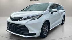 2022 Toyota Sienna LE 8-Passenger