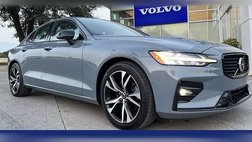 2024 Volvo S60 B5 Core Dark Theme