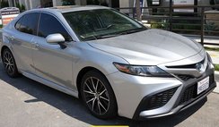 2022 Toyota Camry Hybrid SE