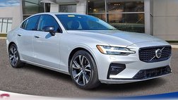 2024 Volvo S60 B5 Core Dark Theme