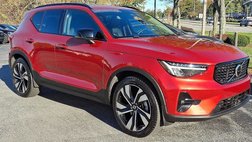 2023 Volvo XC40 B5 Plus Dark Theme