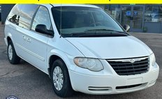 2005 Chrysler Town and Country LX