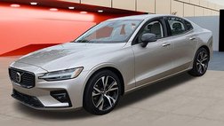 2024 Volvo S60 B5 Core Dark Theme