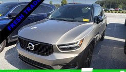 2022 Volvo XC40 T4 R-Design