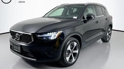 2025 Volvo XC40 B5 Plus Bright Theme