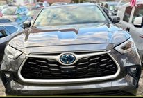 2023 Toyota Highlander Hybrid LE