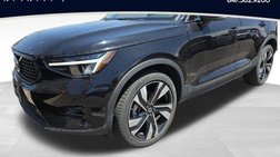 2025 Volvo XC40 B5 Plus Dark Theme