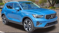 2024 Volvo XC40 B5 Ultimate Bright Theme