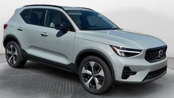 2025 Volvo XC40 B5 Plus Dark Theme