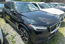 2022 Volvo XC90 T6 Momentum 7-Passenger