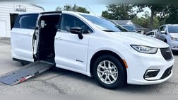 2024 Chrysler Pacifica Touring