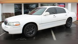 2010 Lincoln Town Car Signature Limited
