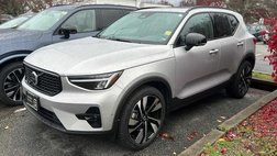 2025 Volvo XC40 B5 Plus Dark Theme
