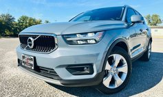 2022 Volvo XC40 T5 Momentum