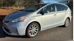 2014 Toyota Prius v Five