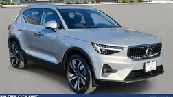 2025 Volvo XC40 B5 Ultra Bright Theme