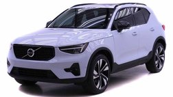 2024 Volvo XC40 B5 Plus Dark Theme