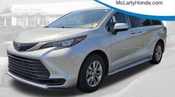 2024 Toyota Sienna LE 8-Passenger