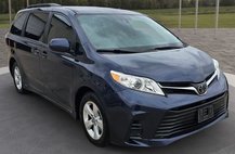 2018 Toyota Sienna LE