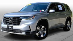 2023 Honda Pilot EX-L w/Rear Captain's Chairs